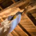 Bûchage d'une poutre en bois